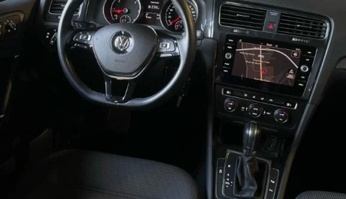 Volkswagen Golf  - 2018