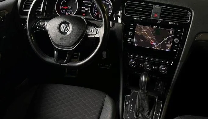 Volkswagen Golf  - 2019
