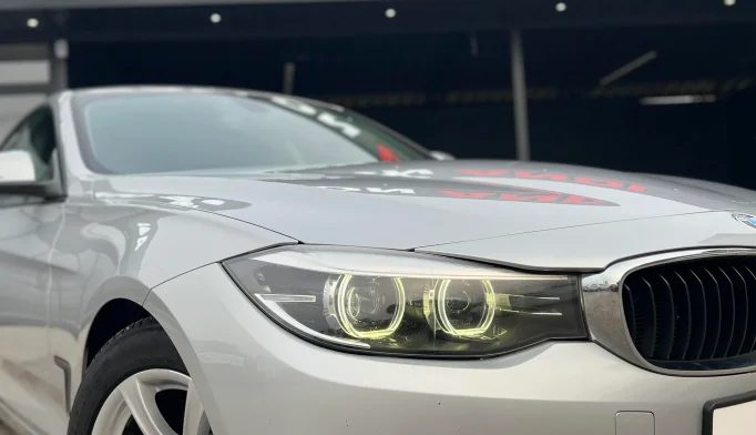 BMW 3 Series  - 2019