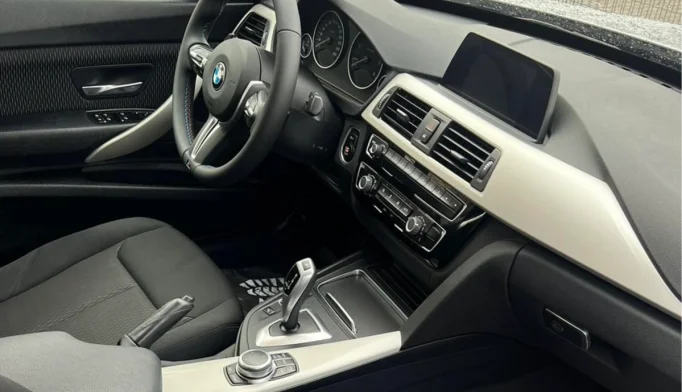 BMW 3 Series  - 2019