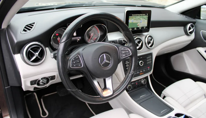 Mercedes-Benz GLA-Class  - 2016