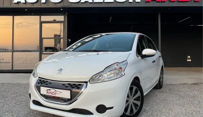 Peugeot 208  - 2013