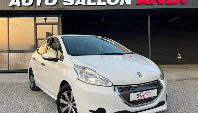 Peugeot 208  - 2013