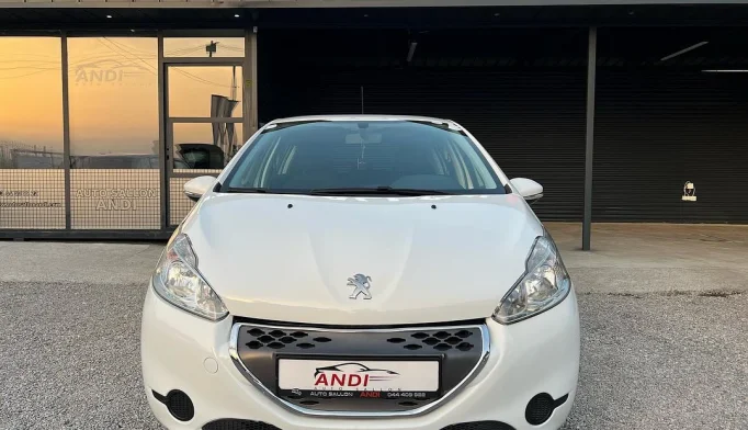 Peugeot 208  - 2013