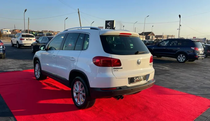 Volkswagen Tiguan  - 2014