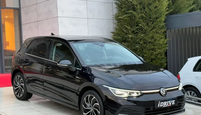 Volkswagen Golf  - 2020