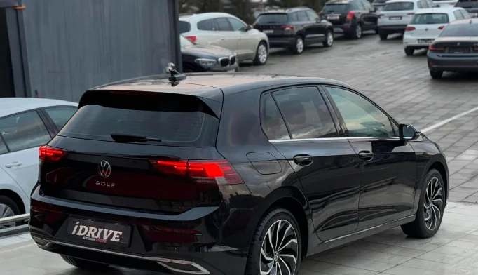 Volkswagen Golf  - 2020