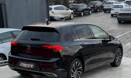 Volkswagen Golf  - 2020