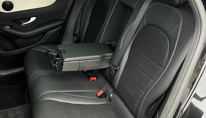 Mercedes-Benz GLC  - 2021