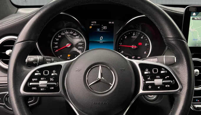 Mercedes-Benz GLC  - 2021