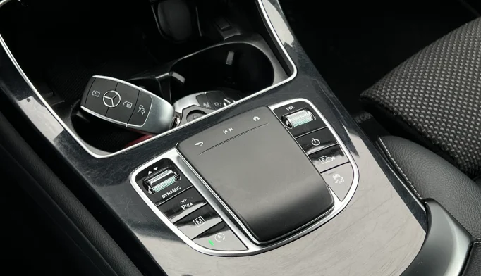Mercedes-Benz GLC  - 2021