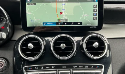 Mercedes-Benz GLC  - 2021