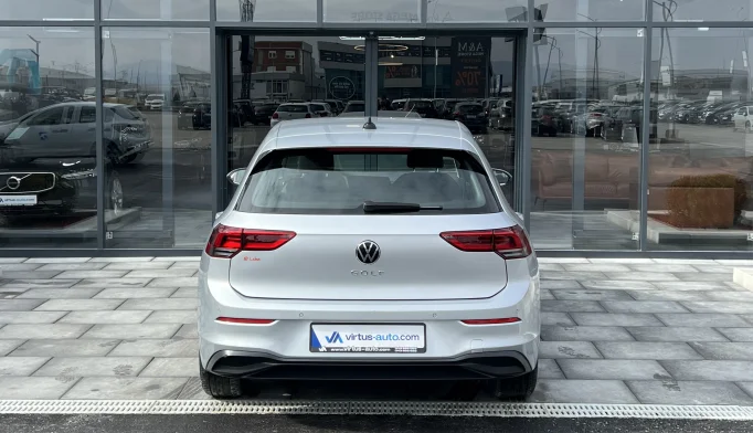 Volkswagen Golf 8  - 2021
