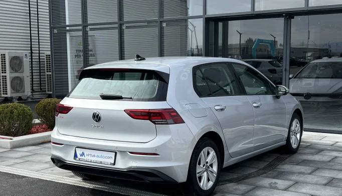 Volkswagen Golf 8  - 2021