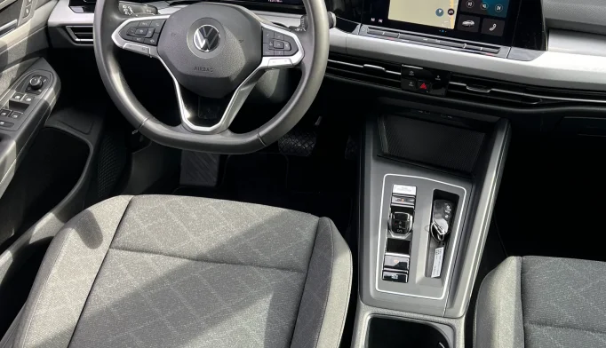 Volkswagen Golf 8  - 2021