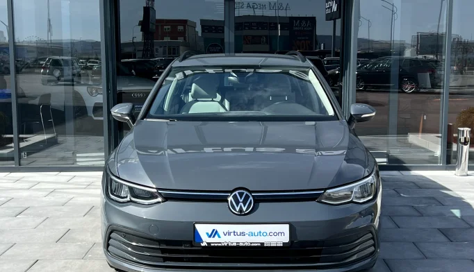 Volkswagen Golf 8  - 2021