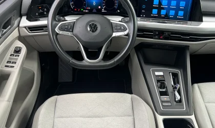 Volkswagen Golf 8  - 2021