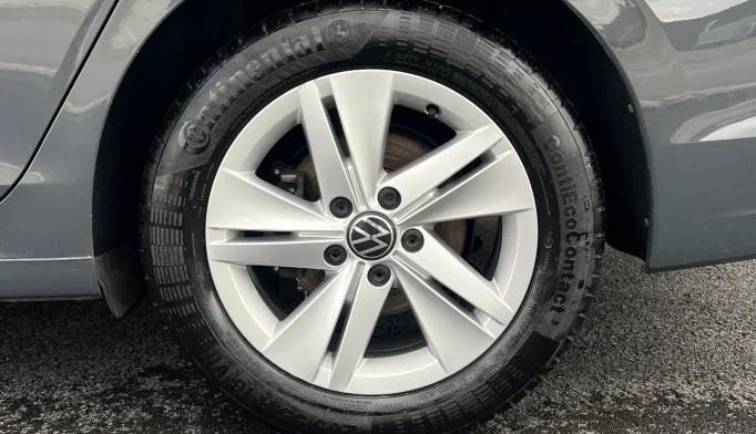 Volkswagen Golf 8  - 2021