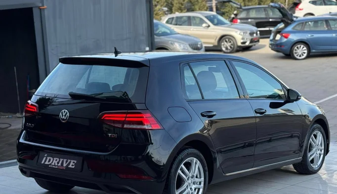Volkswagen Golf  - 2017