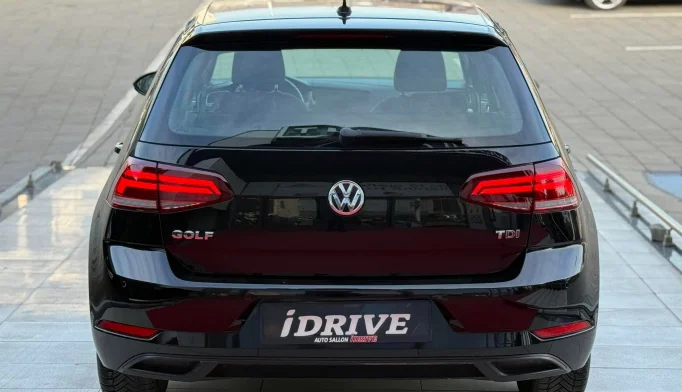 Volkswagen Golf  - 2017