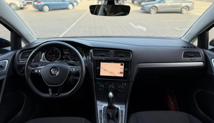Volkswagen Golf  - 2017