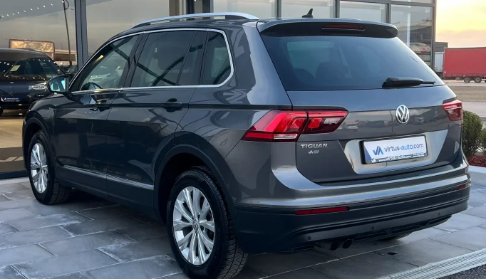 Volkswagen Tiguan  - 2020