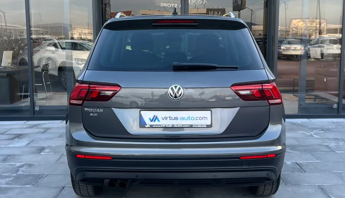 Volkswagen Tiguan  - 2020