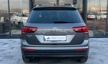 Volkswagen Tiguan  - 2020