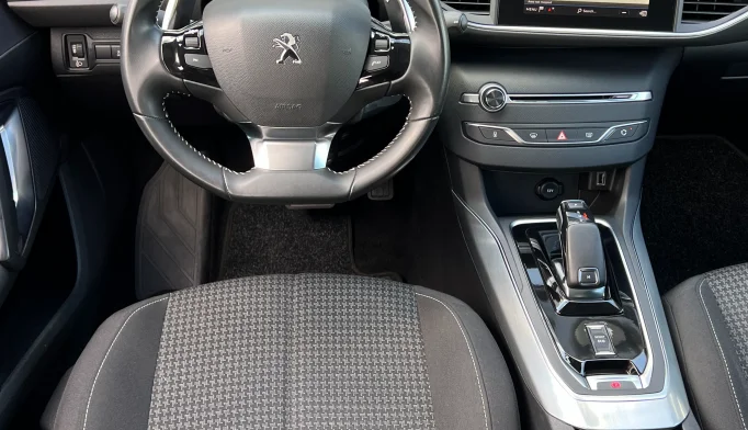 Peugeot 308  - 2020