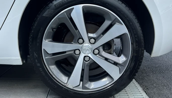 Peugeot 308  - 2020