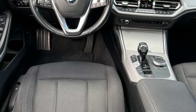 BMW 3 Series  - 2019
