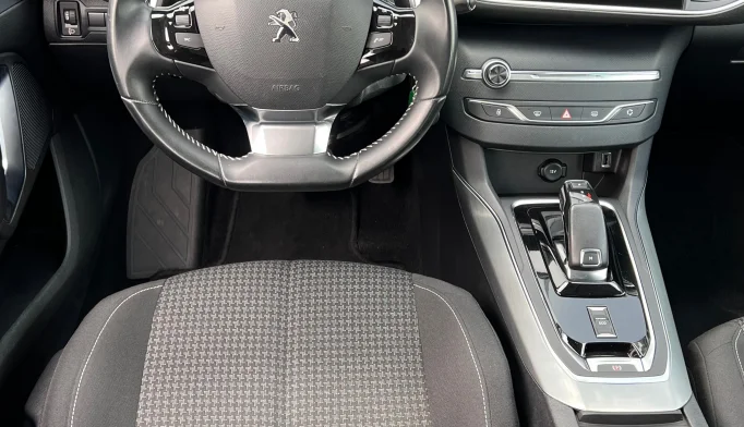 Peugeot 308  - 2020