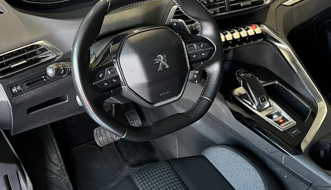 Peugeot 3008  - 2020