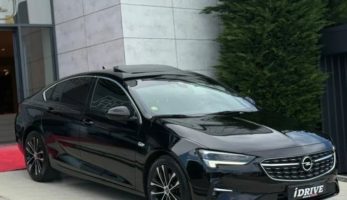 Opel Insignia  - 2021