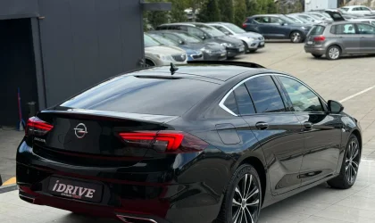 Opel Insignia  - 2021