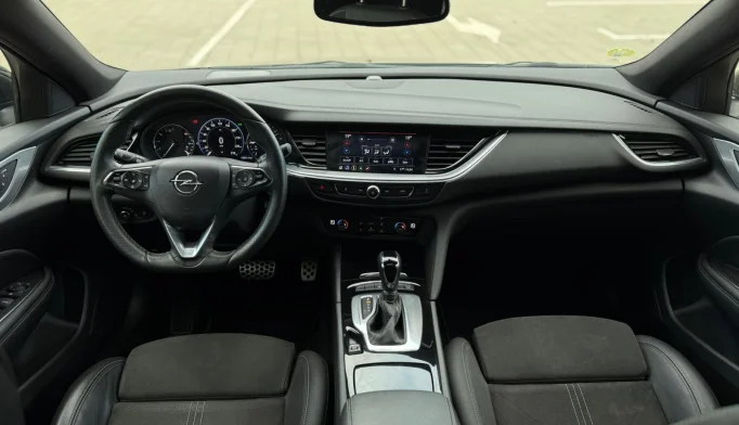 Opel Insignia  - 2021