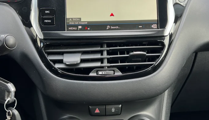 Peugeot 208  - 2017