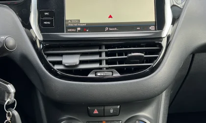 Peugeot 208  - 2017