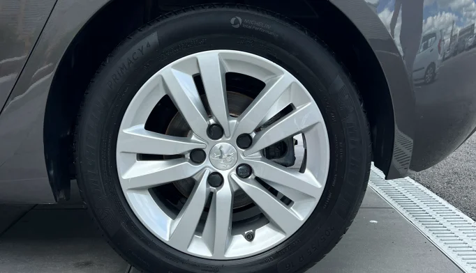 Peugeot 308  - 2020