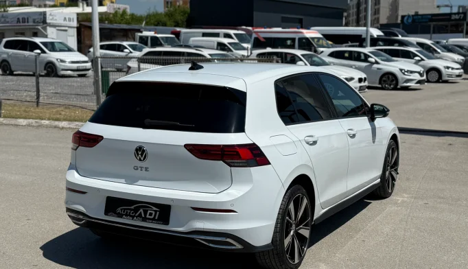 Volkswagen Golf 8  - 2020