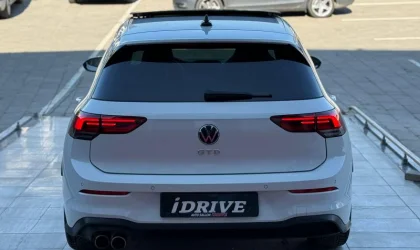 Volkswagen Golf  - 2021