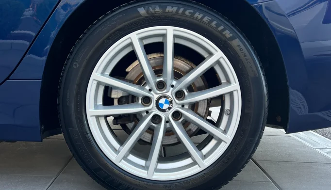 BMW 3 Series  - 2019