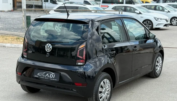 Volkswagen Up  - 2019