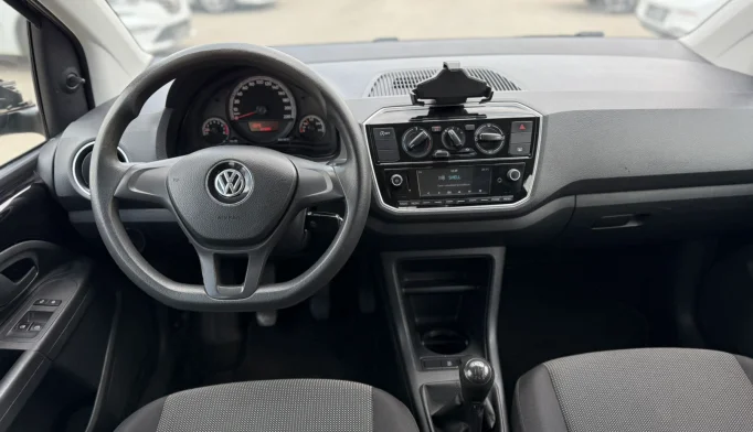 Volkswagen Up  - 2019