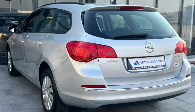 Opel Astra  - 2015