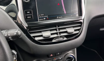 Peugeot 208  - 2019