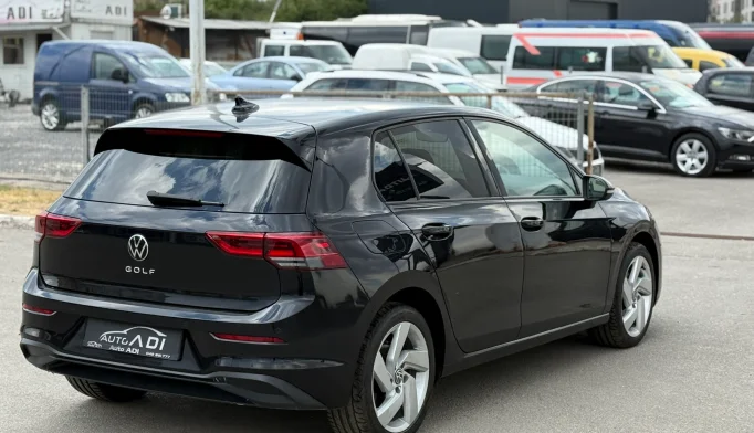 Volkswagen Golf 8  - 2020
