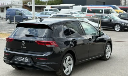 Volkswagen Golf 8  - 2020