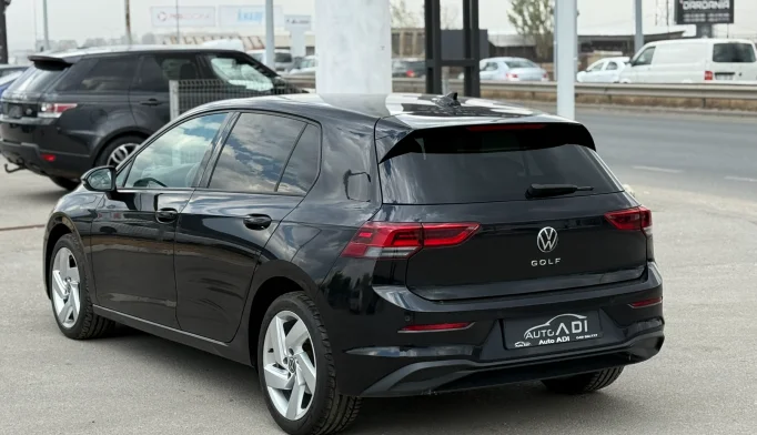 Volkswagen Golf 8  - 2020