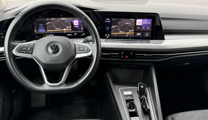 Volkswagen Golf 8  - 2020
